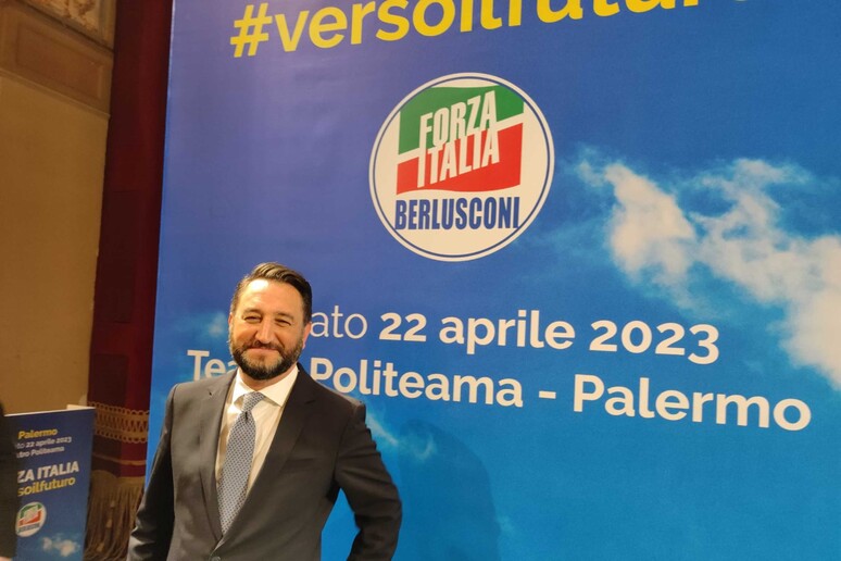 - RIPRODUZIONE RISERVATA