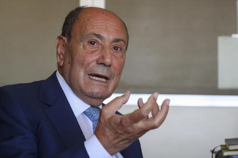 - RIPRODUZIONE RISERVATA