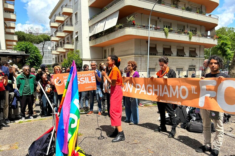 - RIPRODUZIONE RISERVATA