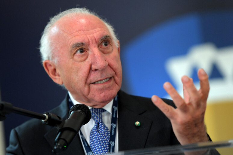 - RIPRODUZIONE RISERVATA