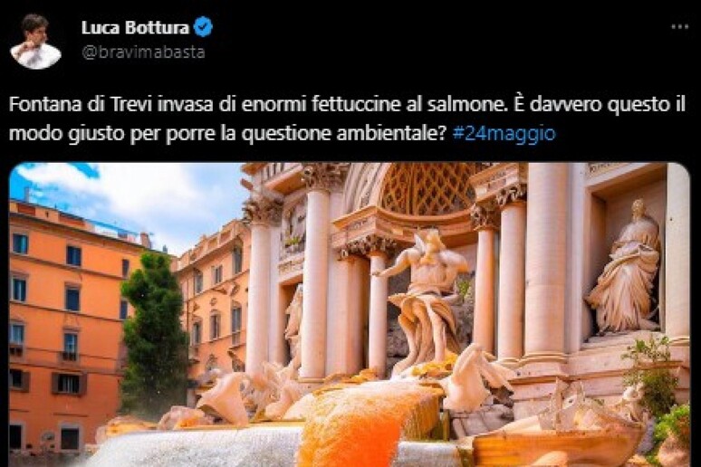 Le fettuccine inondano la piazza, l 'eco-provocazione di Bottura - RIPRODUZIONE RISERVATA