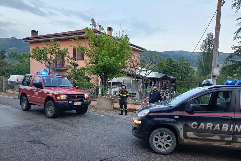 Un 'auto dei carabinieri in una foto d 'archivio - RIPRODUZIONE RISERVATA