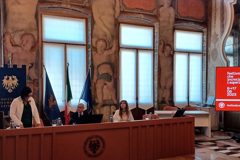 - RIPRODUZIONE RISERVATA