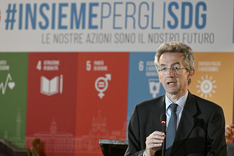 - RIPRODUZIONE RISERVATA