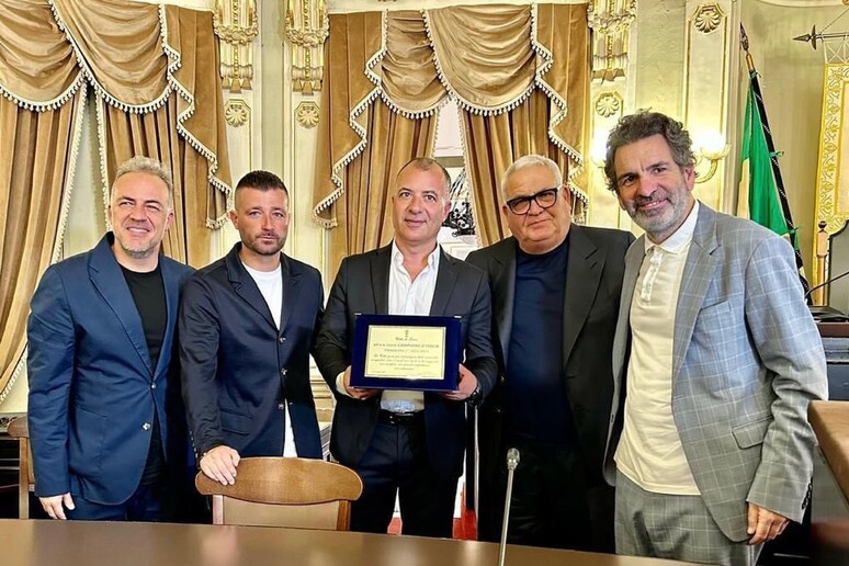 - RIPRODUZIONE RISERVATA