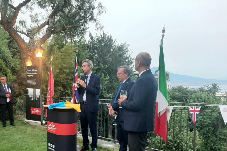- RIPRODUZIONE RISERVATA