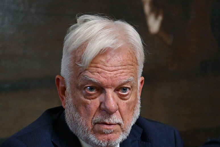 - RIPRODUZIONE RISERVATA