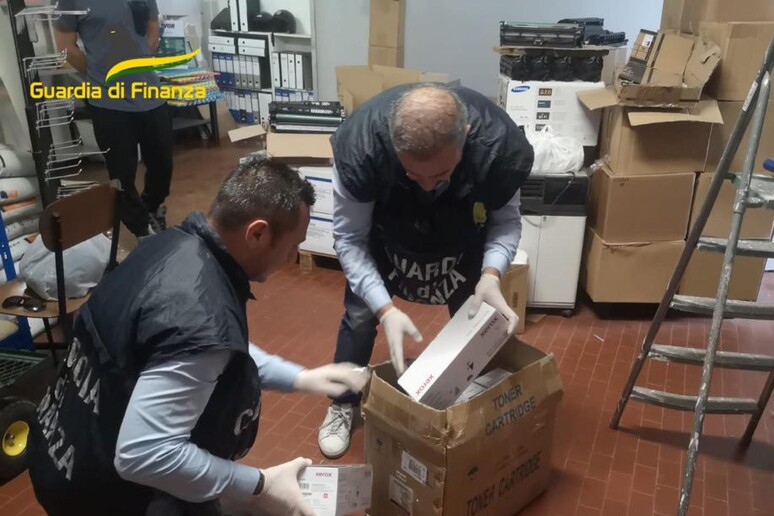 - RIPRODUZIONE RISERVATA