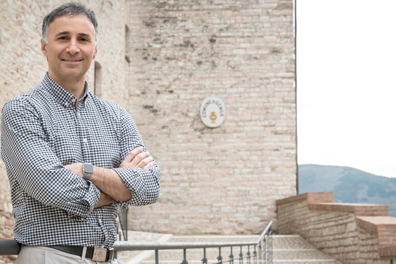 - RIPRODUZIONE RISERVATA