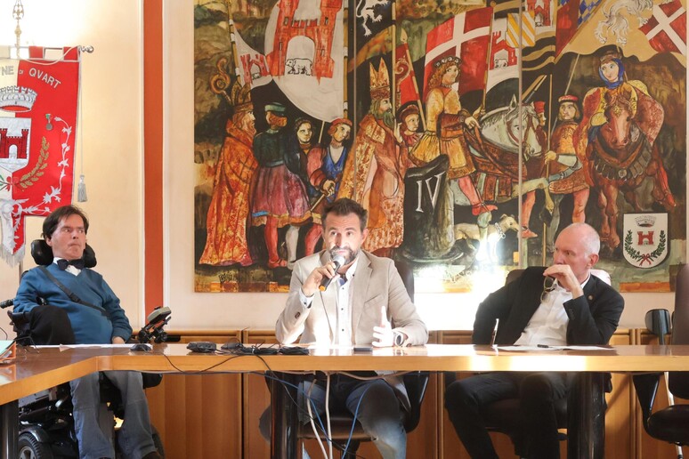- RIPRODUZIONE RISERVATA