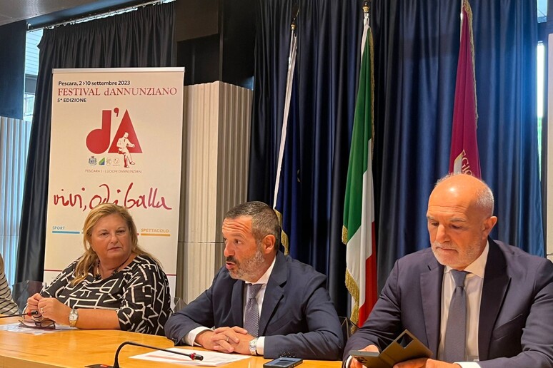 - RIPRODUZIONE RISERVATA