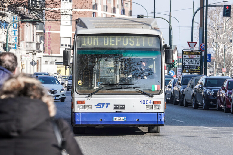 - RIPRODUZIONE RISERVATA