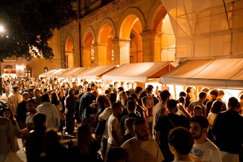 - RIPRODUZIONE RISERVATA