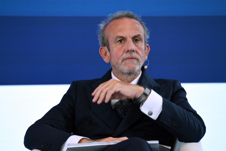 - RIPRODUZIONE RISERVATA