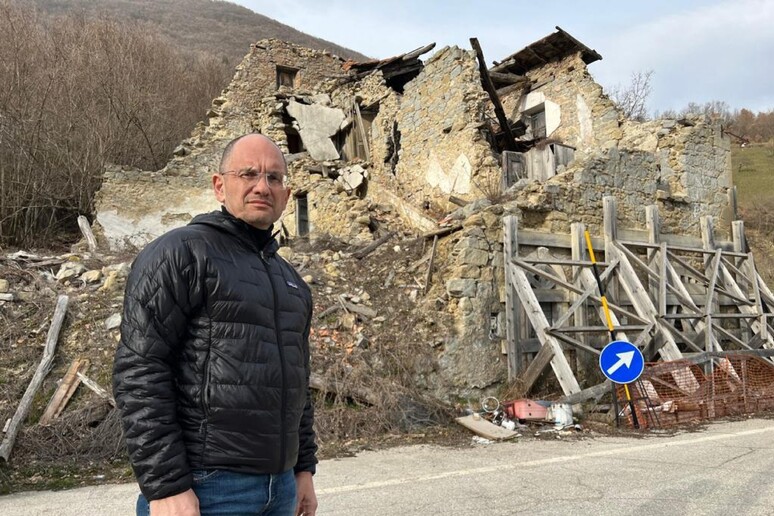 - RIPRODUZIONE RISERVATA