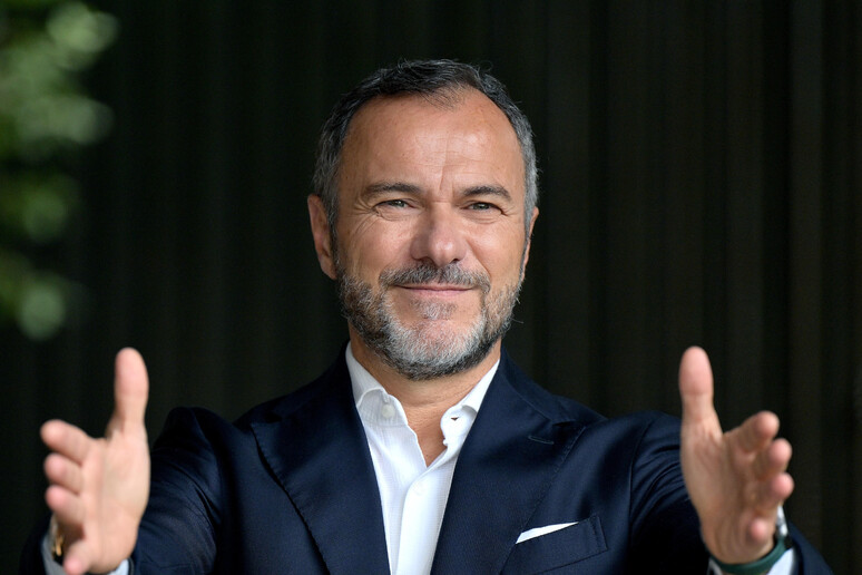 - RIPRODUZIONE RISERVATA