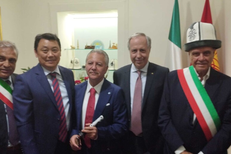 - RIPRODUZIONE RISERVATA