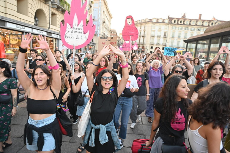 - RIPRODUZIONE RISERVATA