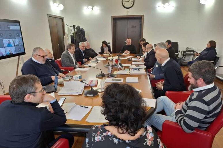 -     RIPRODUZIONE RISERVATA