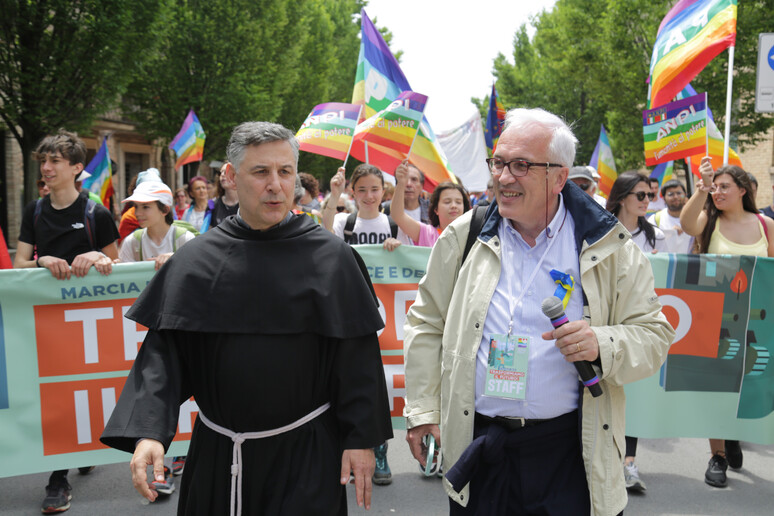 -     RIPRODUZIONE RISERVATA