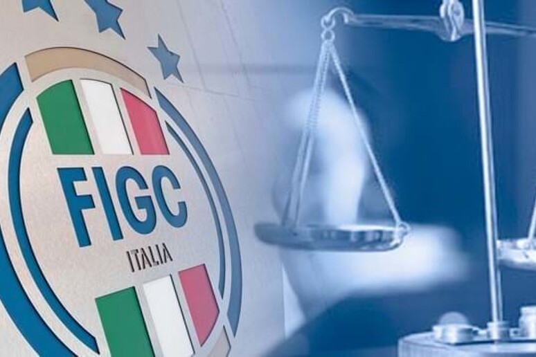 -     RIPRODUZIONE RISERVATA