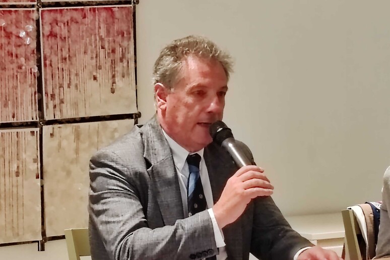 - RIPRODUZIONE RISERVATA