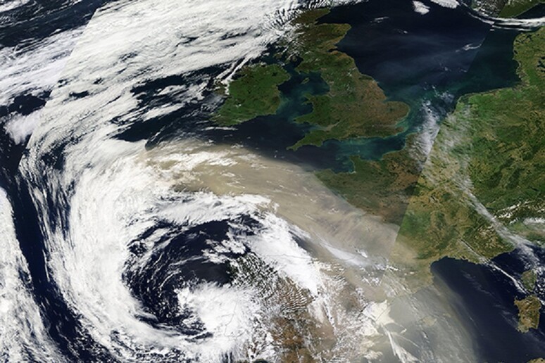 Il fenomeno meteorologico Dana fotografato dai satelliti della Nasa (fonte: MODIS Land Rapid Response Team, NASA GSFC) - RIPRODUZIONE RISERVATA