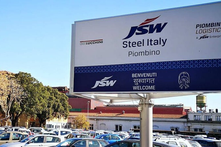 - RIPRODUZIONE RISERVATA