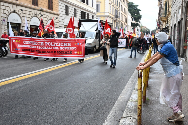 - RIPRODUZIONE RISERVATA