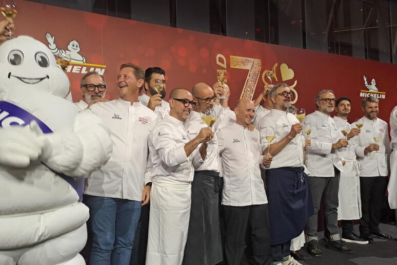 Gli chef dei tredici ristoranti tristellati (foto Moneti) - RIPRODUZIONE RISERVATA