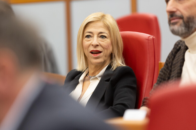 - RIPRODUZIONE RISERVATA
