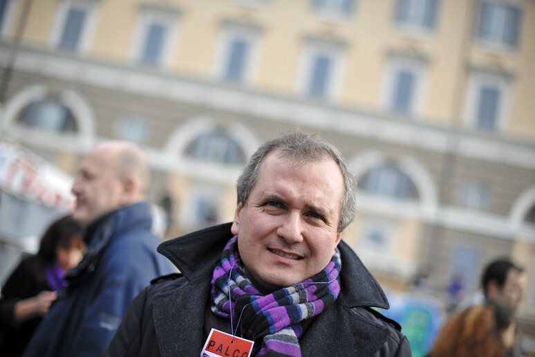 -     RIPRODUZIONE RISERVATA