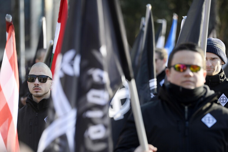 A Budapest sfilano i neo nazisti per il Giorno dell 'Onore - RIPRODUZIONE RISERVATA