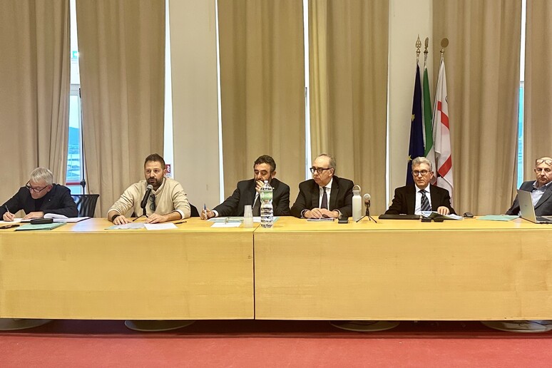 -     RIPRODUZIONE RISERVATA