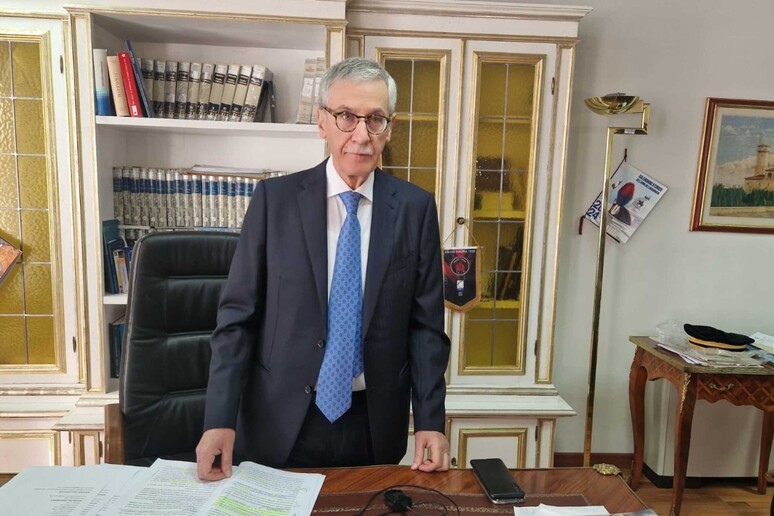 -     RIPRODUZIONE RISERVATA