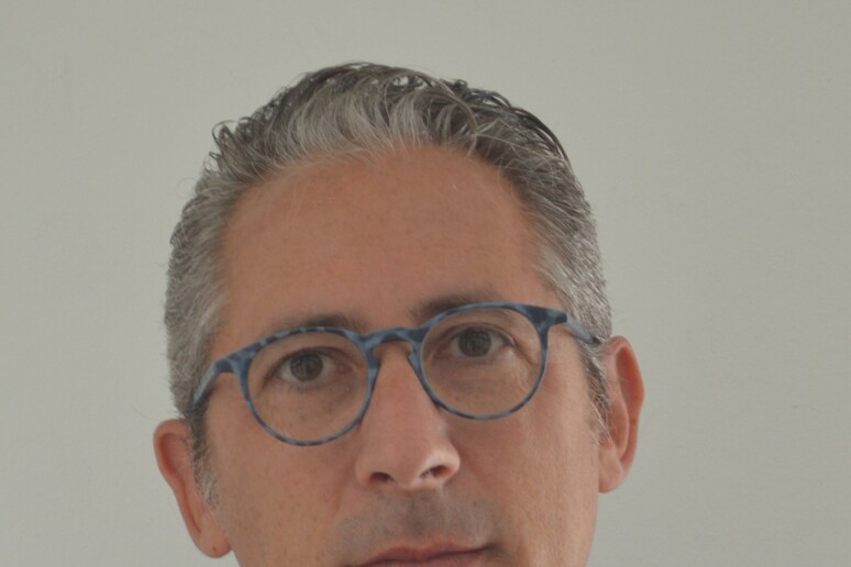 -     RIPRODUZIONE RISERVATA