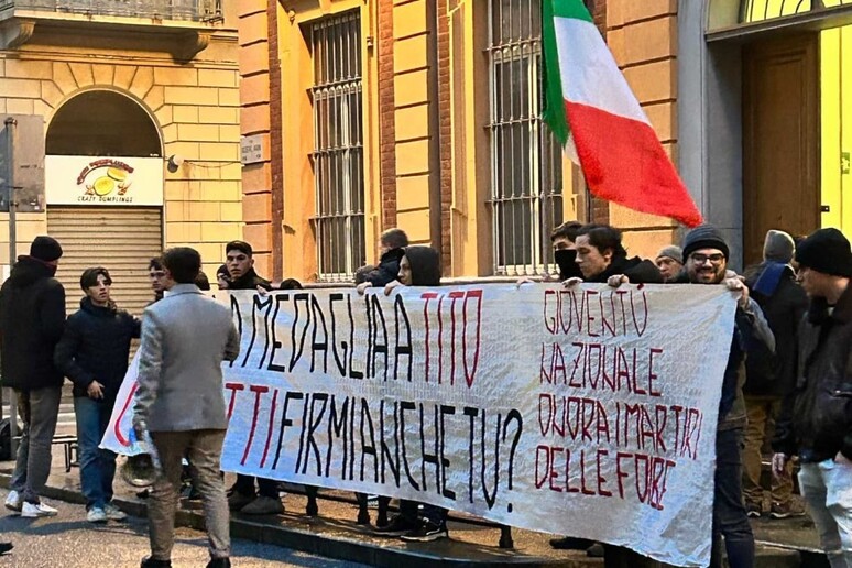 -     RIPRODUZIONE RISERVATA