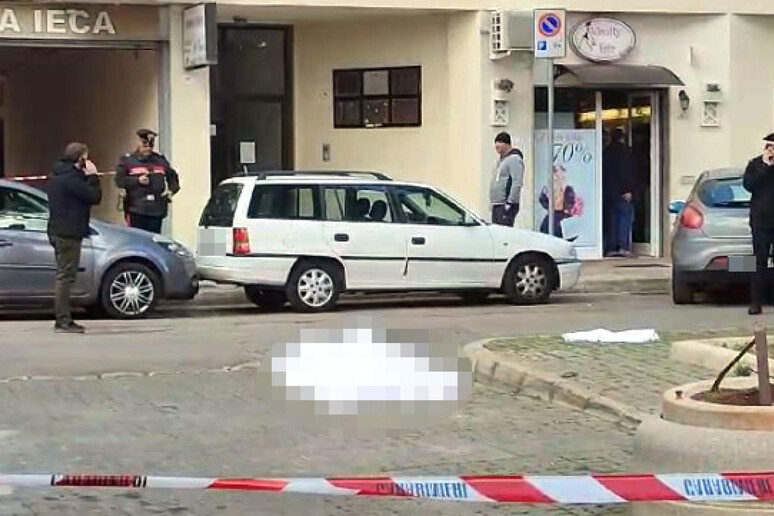 -     RIPRODUZIONE RISERVATA