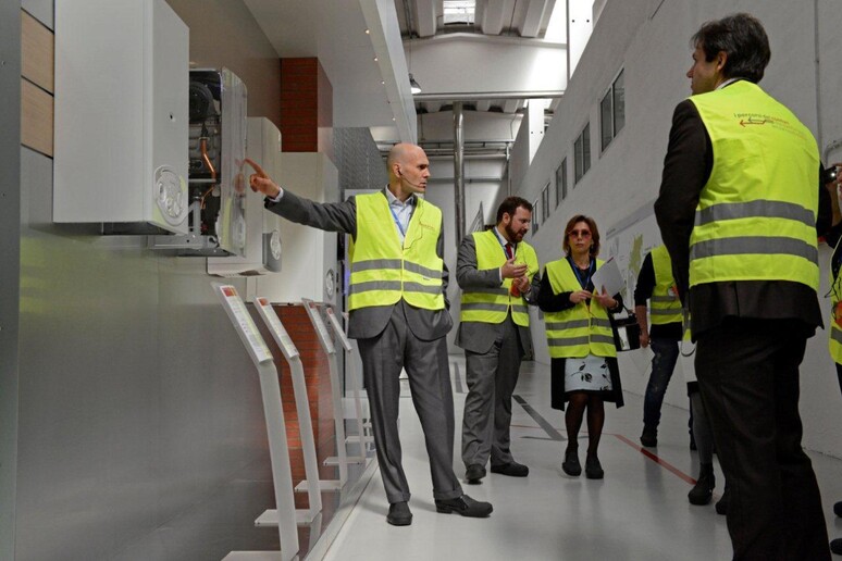 -     RIPRODUZIONE RISERVATA