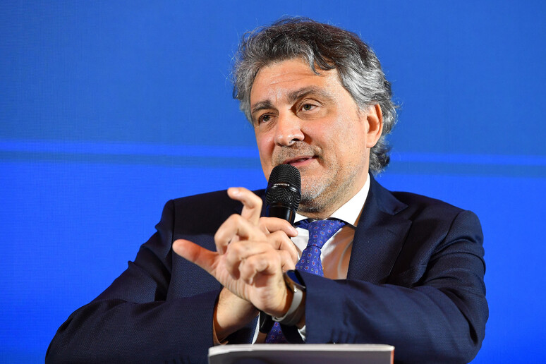 - RIPRODUZIONE RISERVATA