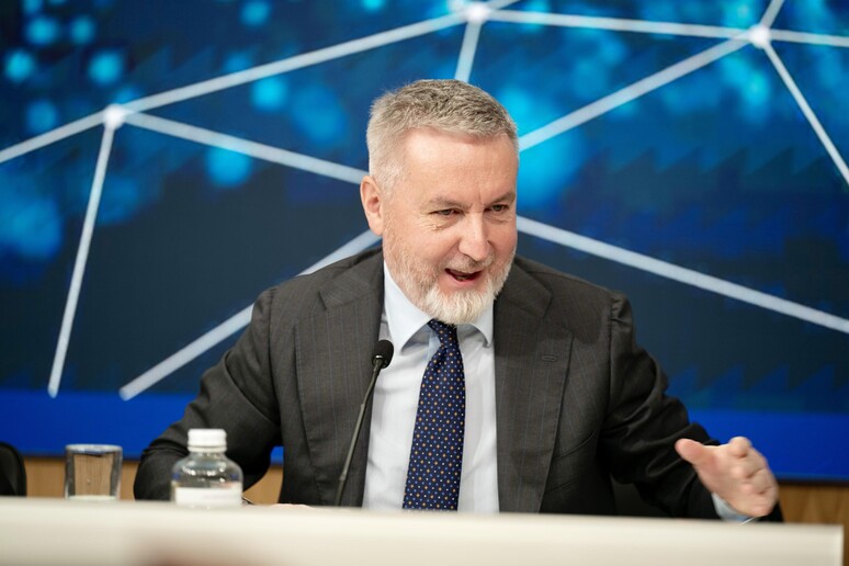 - RIPRODUZIONE RISERVATA