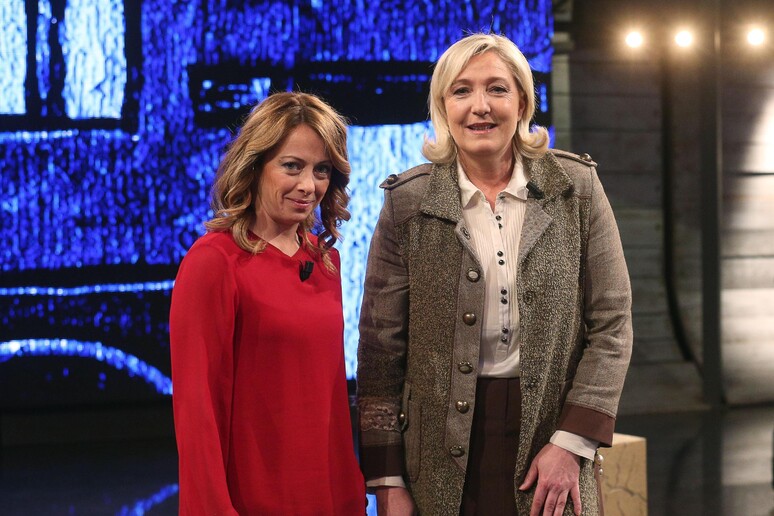 Giorgia Meloni con Marine Le Pen (foto di archivio) - RIPRODUZIONE RISERVATA