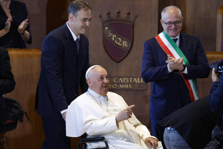 - RIPRODUZIONE RISERVATA