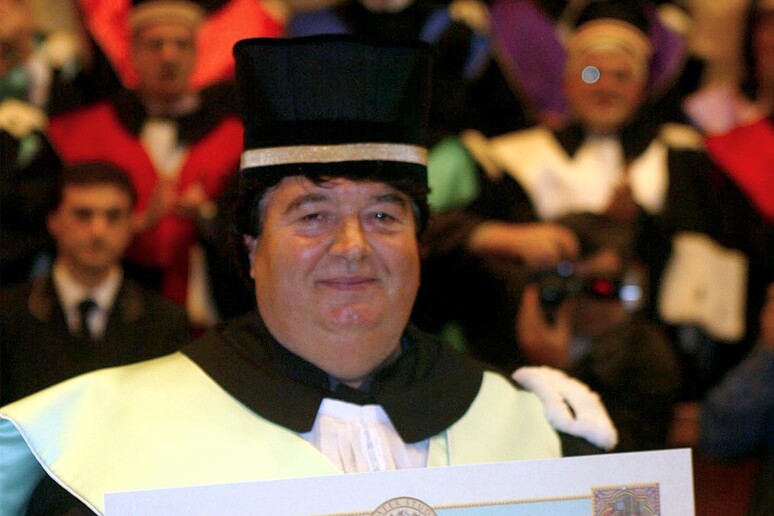 - RIPRODUZIONE RISERVATA