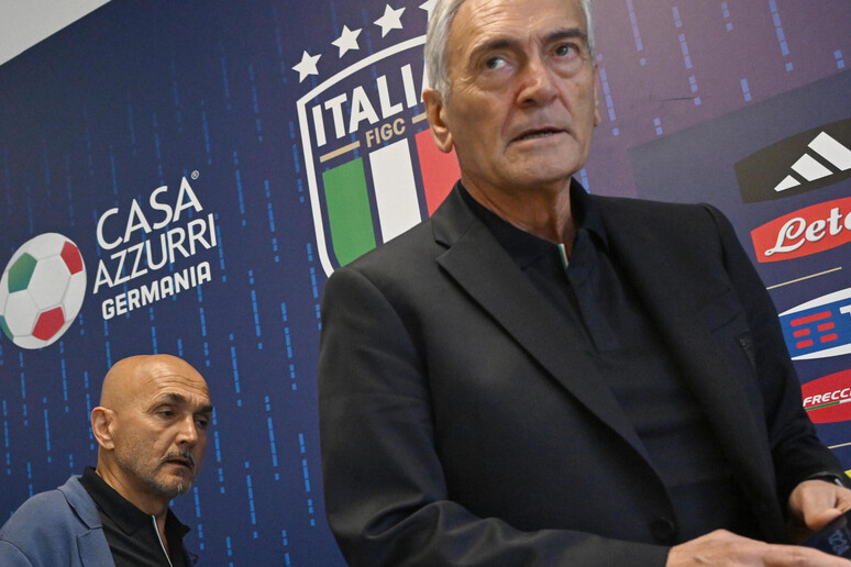- RIPRODUZIONE RISERVATA