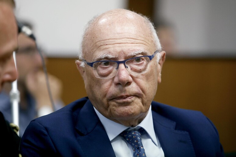 - RIPRODUZIONE RISERVATA