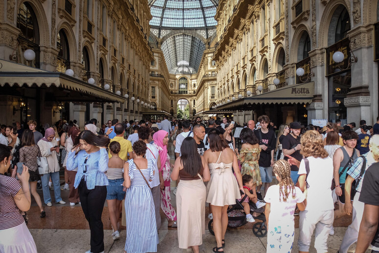 - RIPRODUZIONE RISERVATA