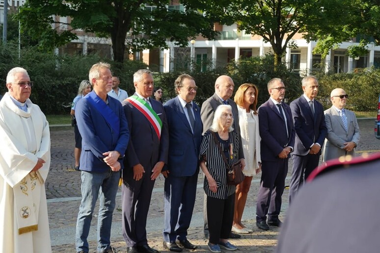 - RIPRODUZIONE RISERVATA