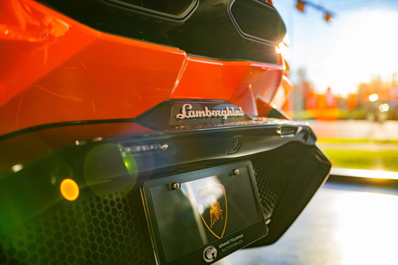 Lamborghini aggiorna lo showroom di Calgary © ANSA/Web