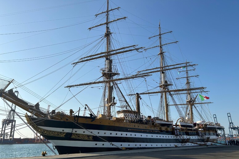 Meloni arrivata a Gedda, attesa visita sull 'Amerigo Vespucci - RIPRODUZIONE RISERVATA